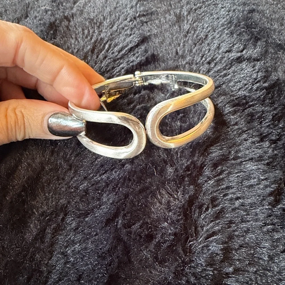 Fashion Silver Bangle Bracelet - NWOT - Never Worn